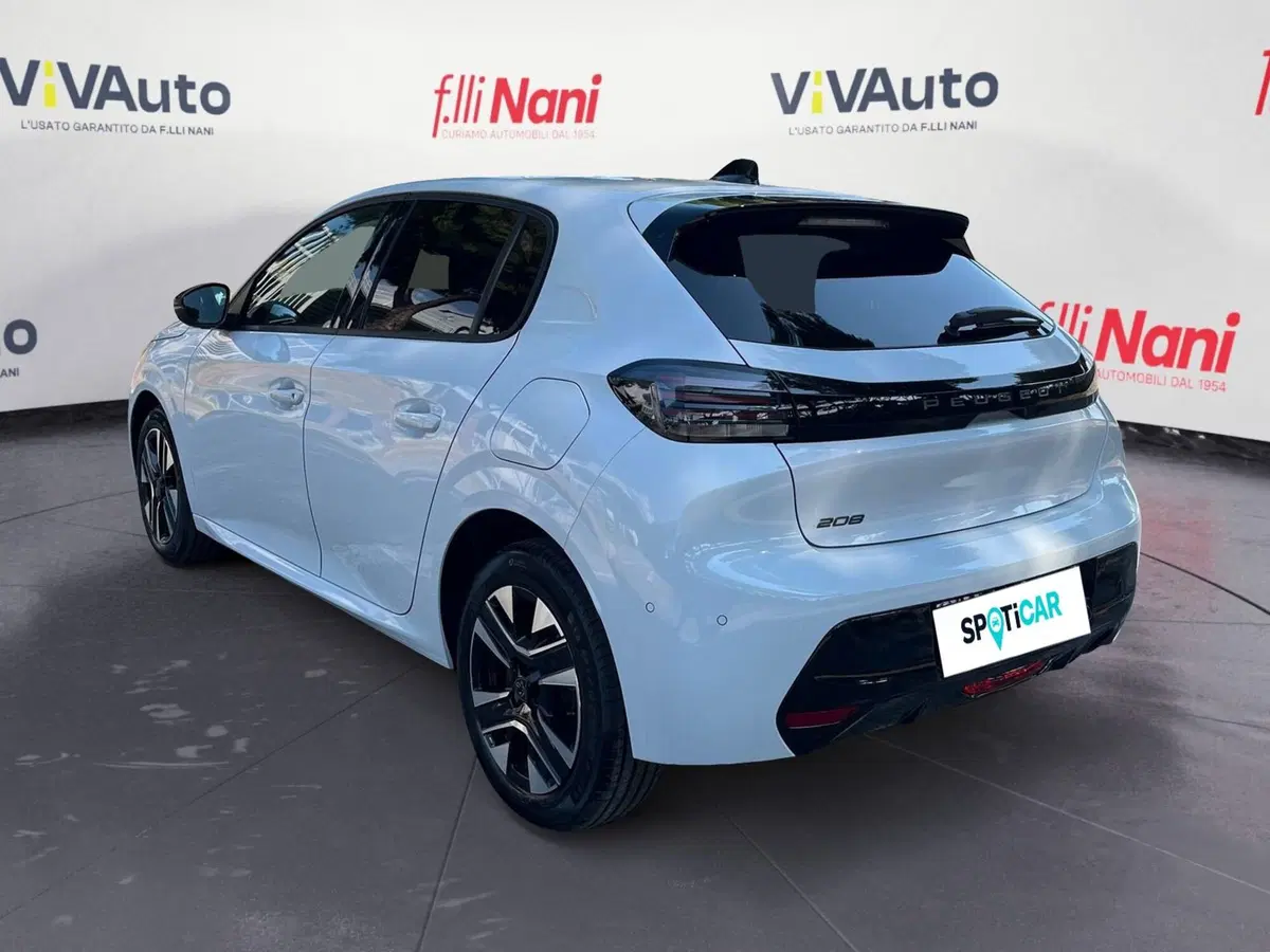 Peugeot 208 nuova a Massa-Carrara (8)