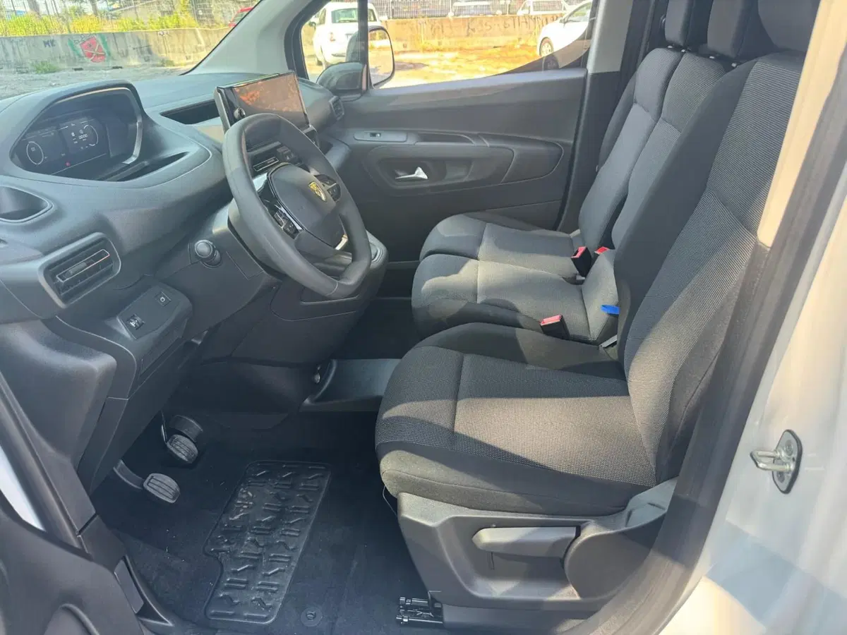 Peugeot Partner Furgone nuova a Massa-Carrara (6)