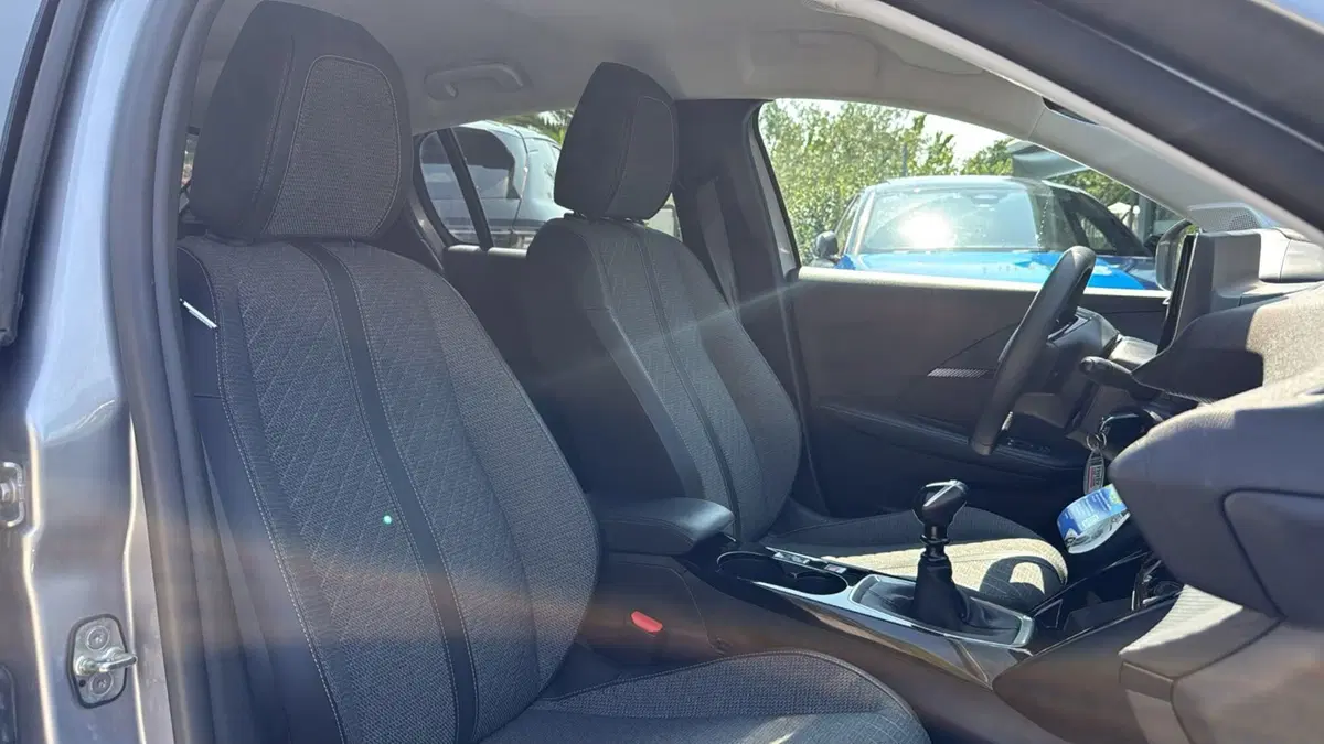 Peugeot 208 usata a Massa-Carrara (5)