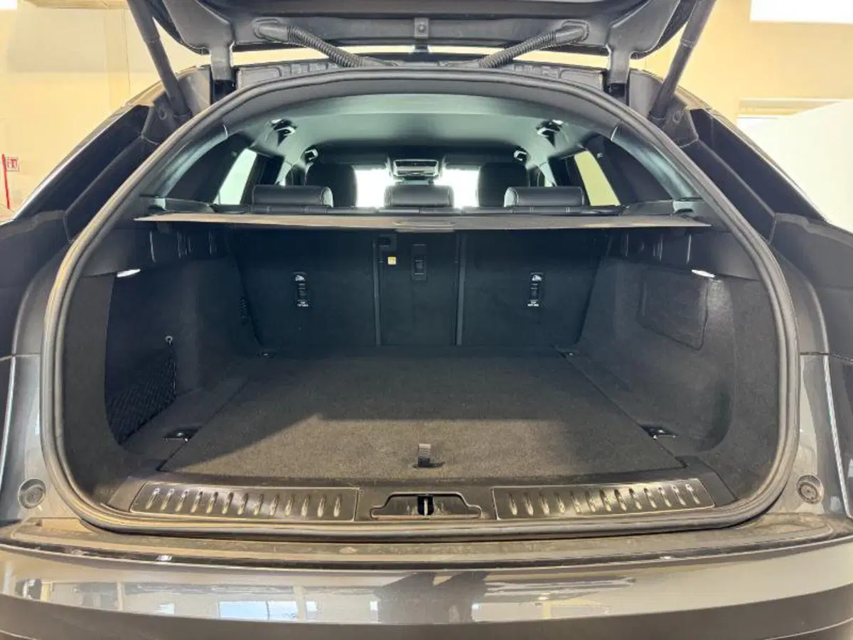 Land Rover Range Rover Velar usata a Venezia (14)