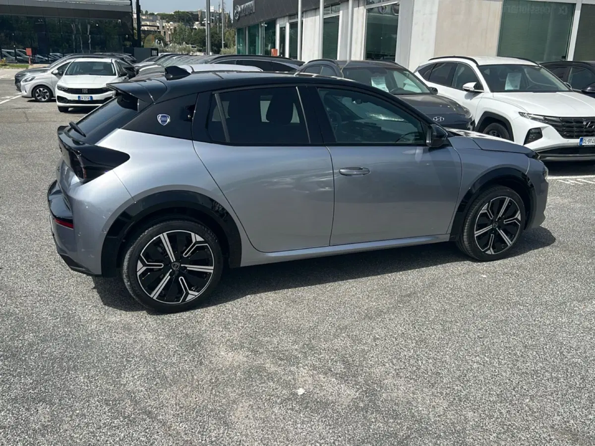 Lancia Ypsilon nuova a Roma (6)