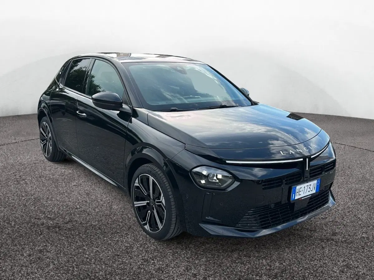 Lancia Ypsilon nuova a Roma (2)