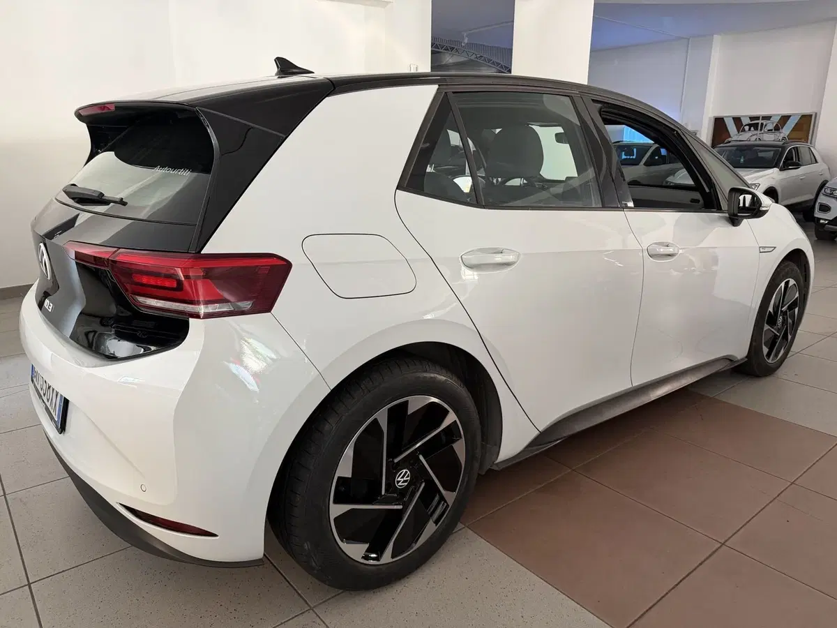 Volkswagen ID.3 usata a Genova (4)
