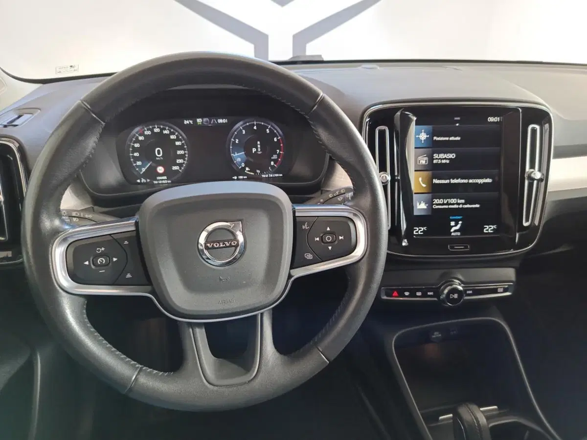 Volvo XC40 usata a Varese (11)