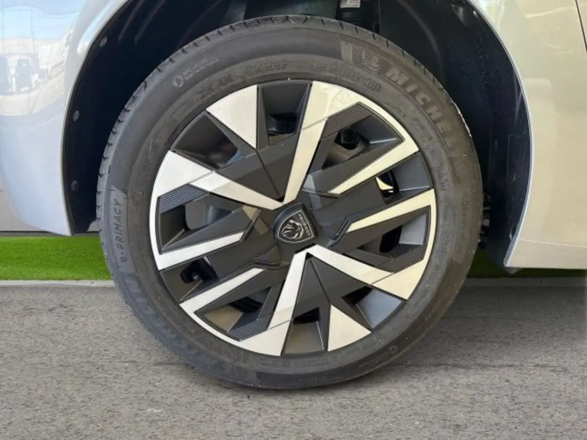 Peugeot 208 nuova a Ancona (8)