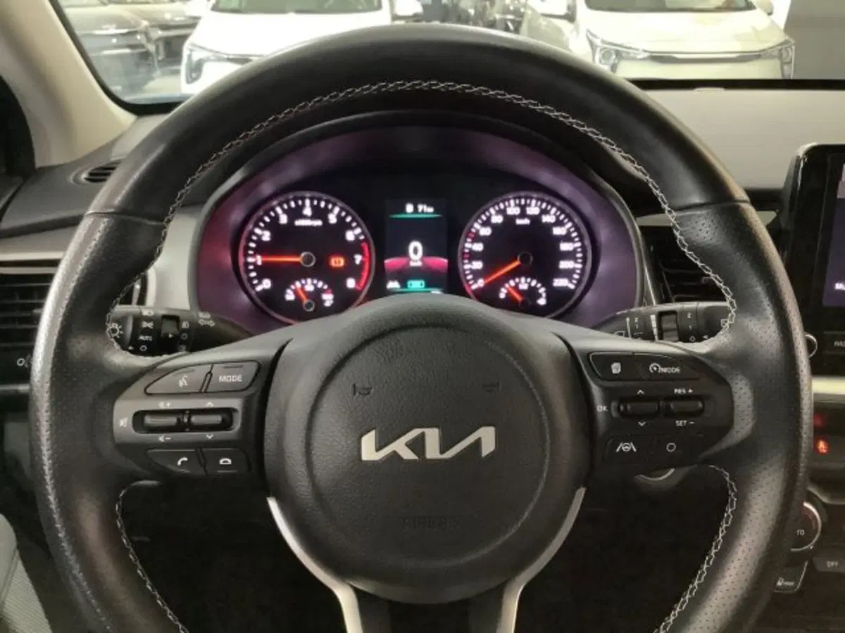 Kia Stonic usata a Catania (19)