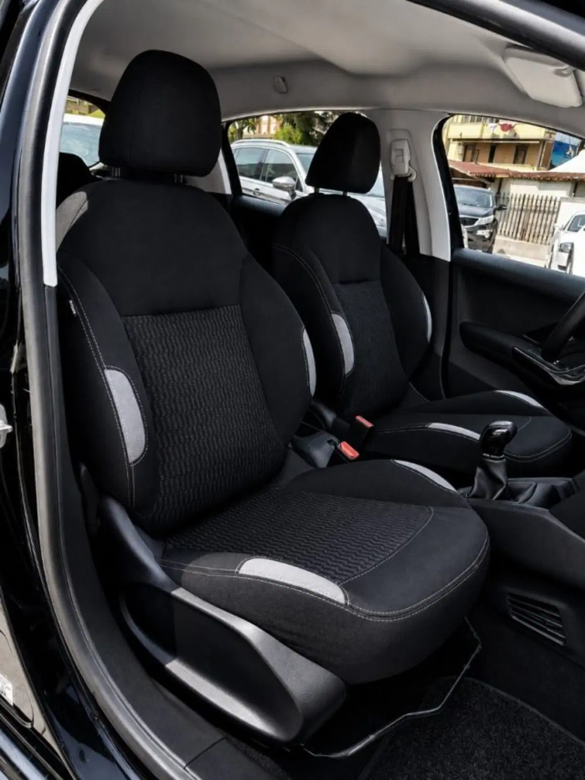 Peugeot 208 usata a Firenze (13)