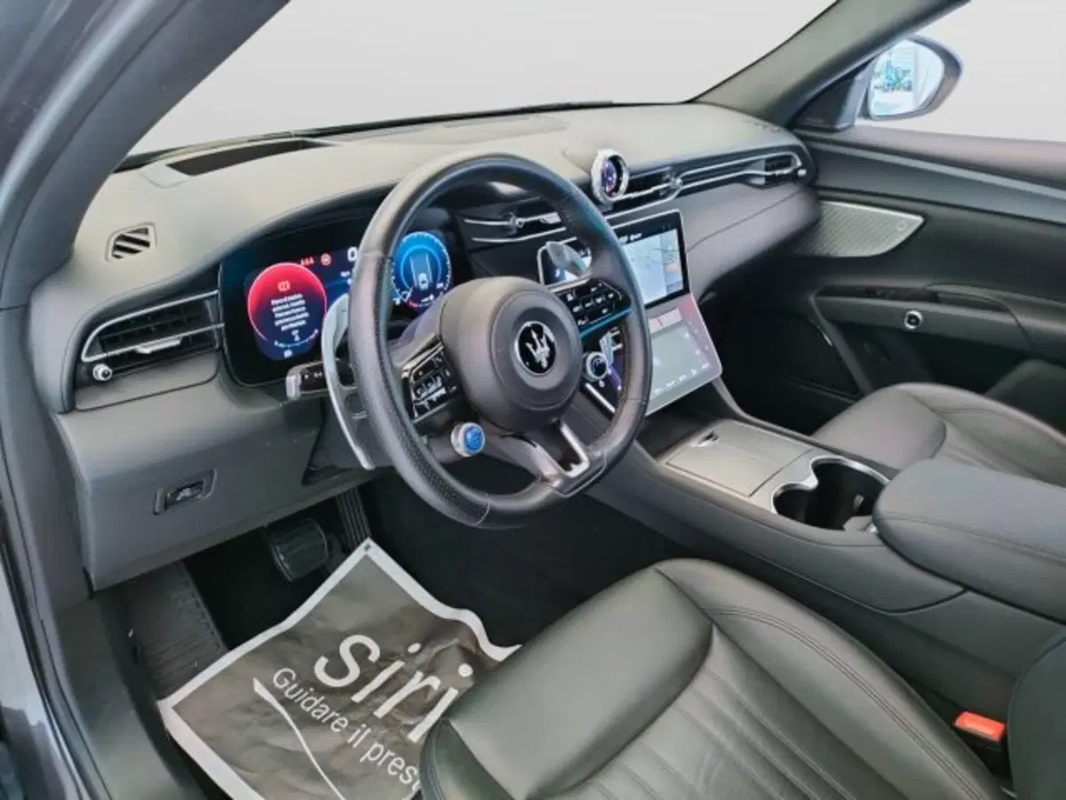 Maserati Grecale usata a Teramo (17)