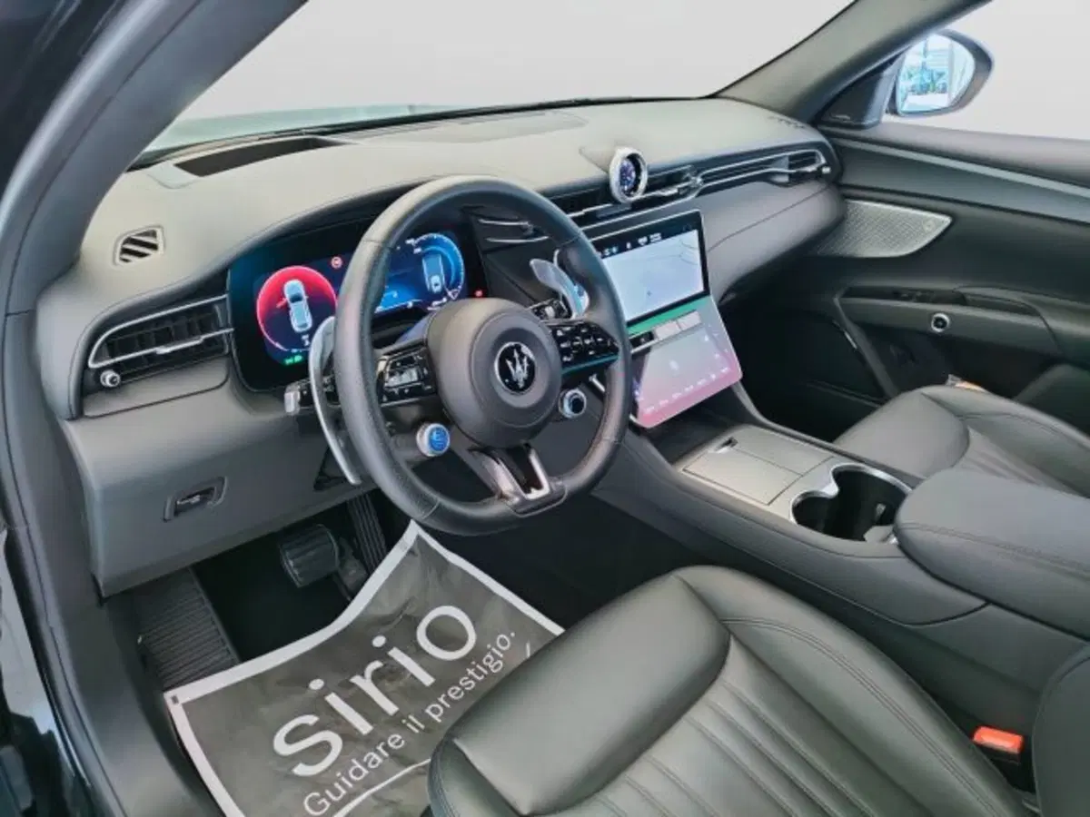 Maserati Grecale usata a Teramo (16)