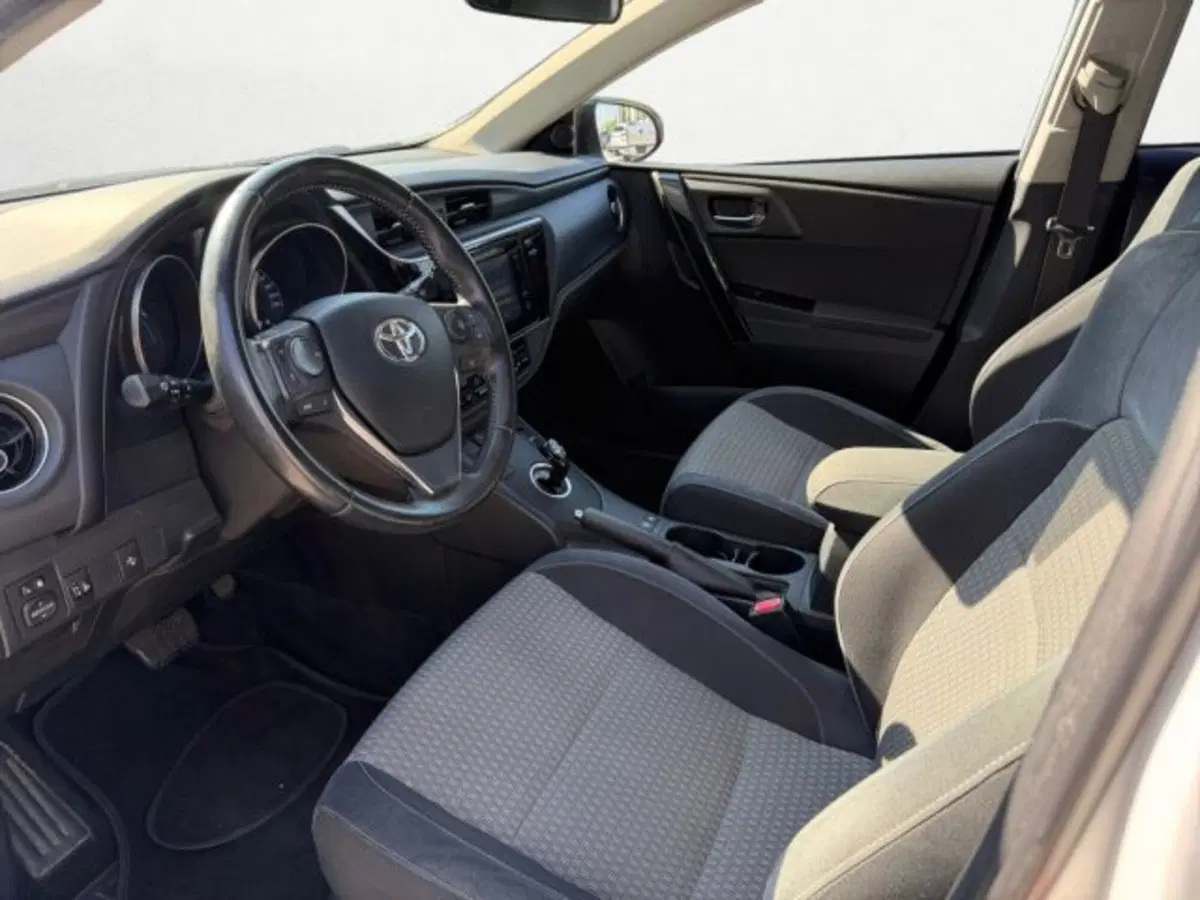 Toyota Auris usata a Treviso (10)