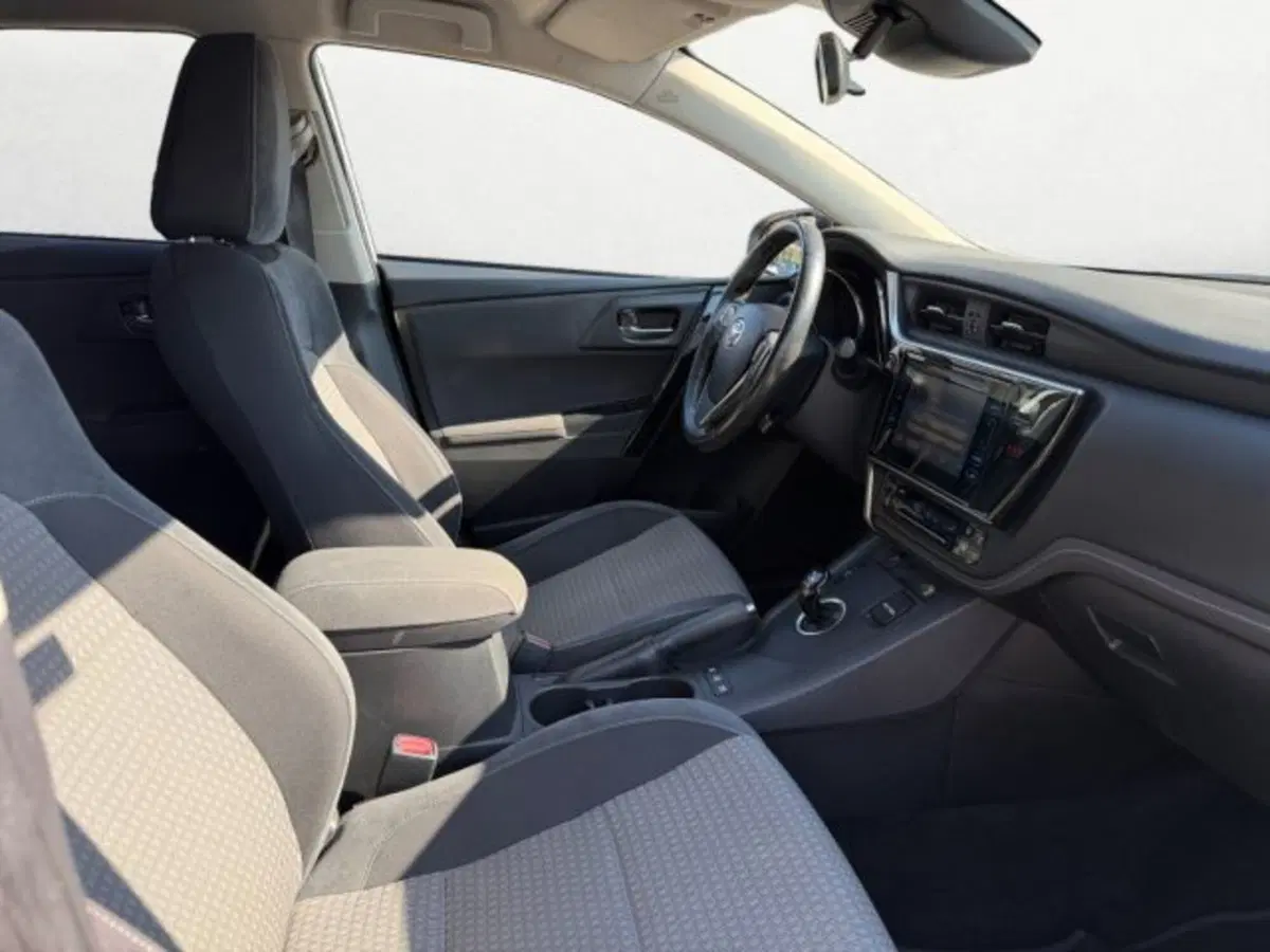 Toyota Auris usata a Treviso (11)