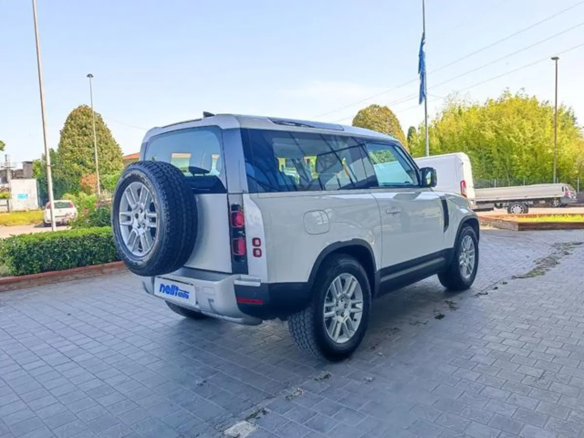 Land Rover Defender usata a Pisa (12)