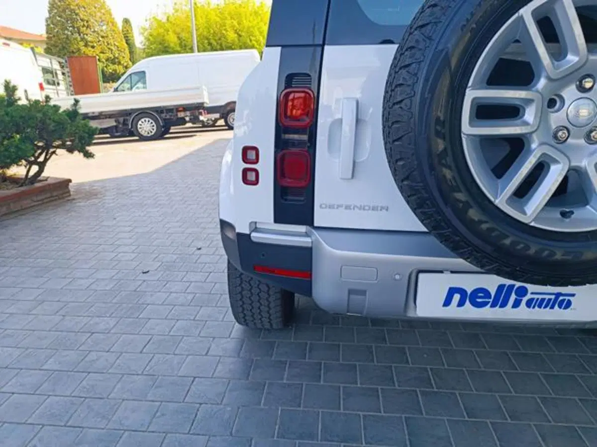 Land Rover Defender usata a Pisa (14)