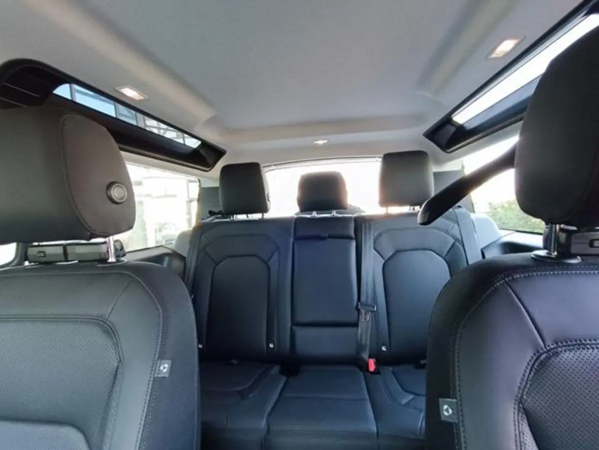 Land Rover Defender usata a Pisa (16)