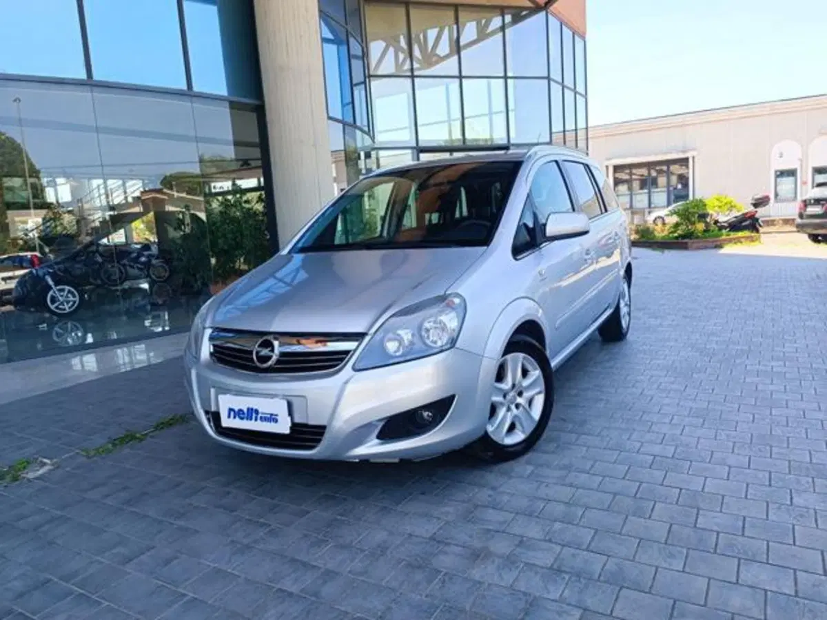 Opel Zafira usata a Pisa
