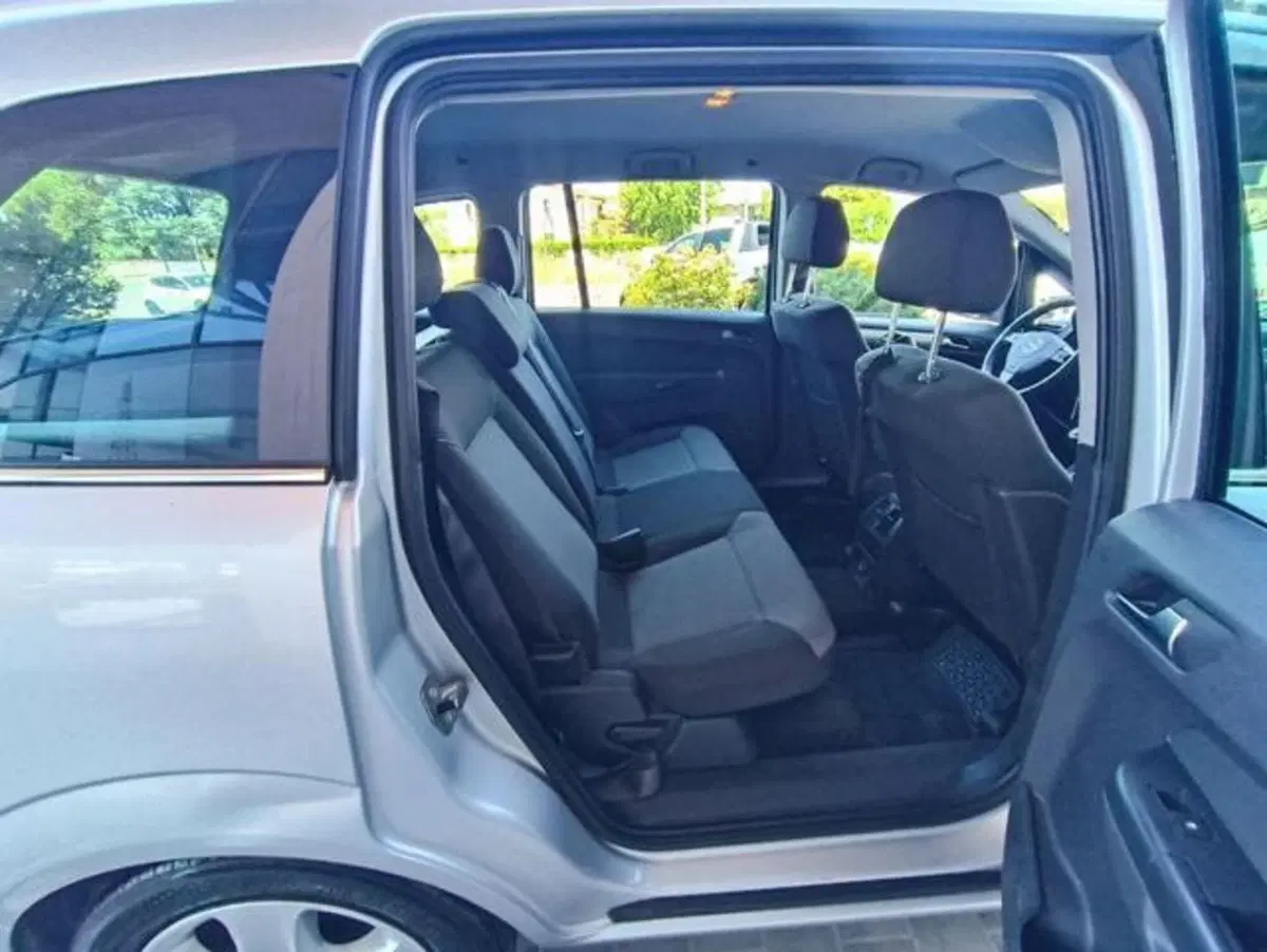 Opel Zafira usata a Pisa (12)