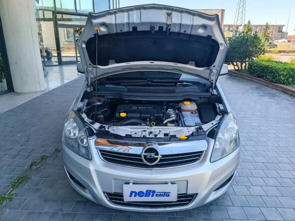 Opel Zafira usata a Pisa (17)