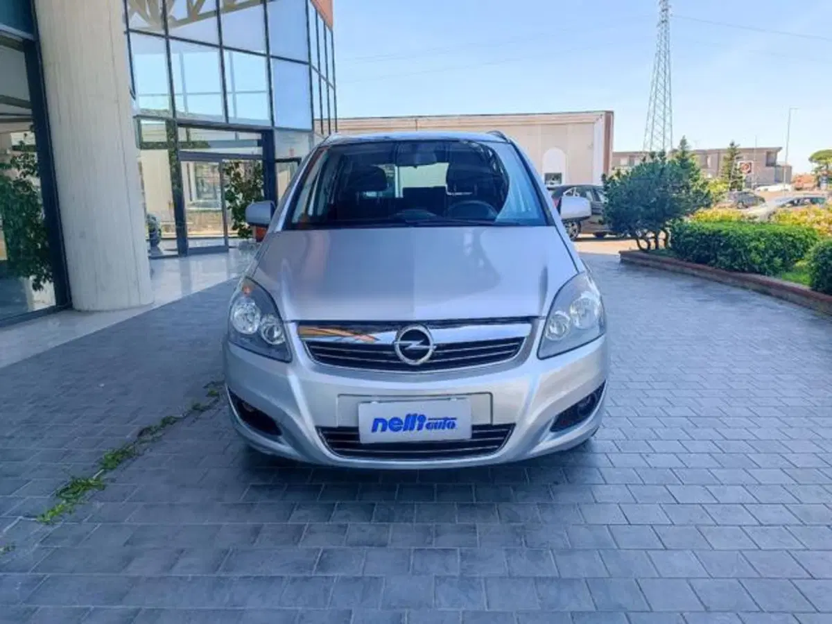Opel Zafira usata a Pisa (18)