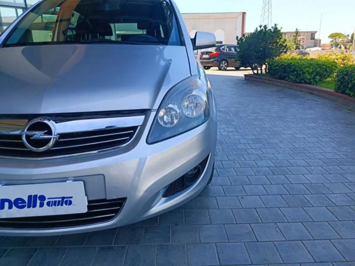 Opel Zafira usata a Pisa (19)