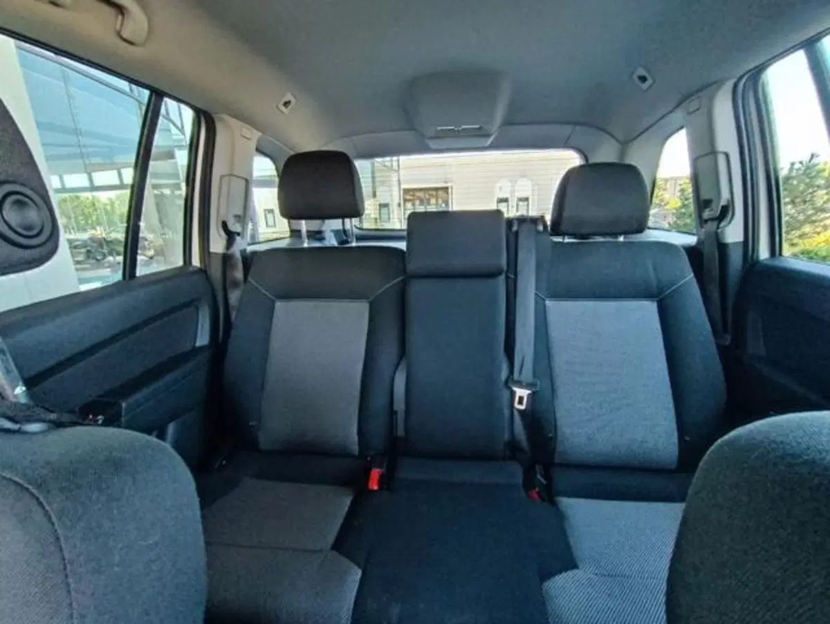 Opel Zafira usata a Pisa (3)