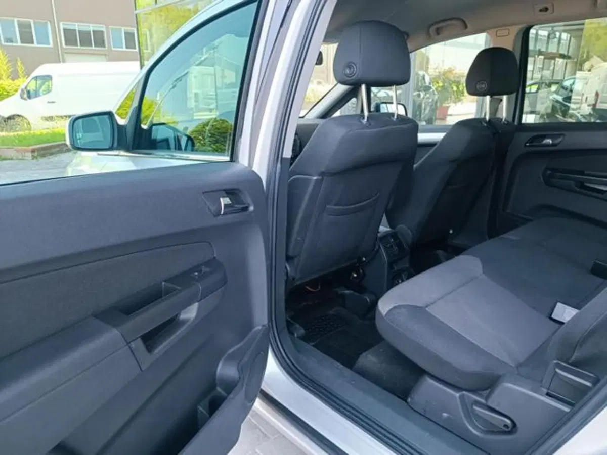 Opel Zafira usata a Pisa (7)