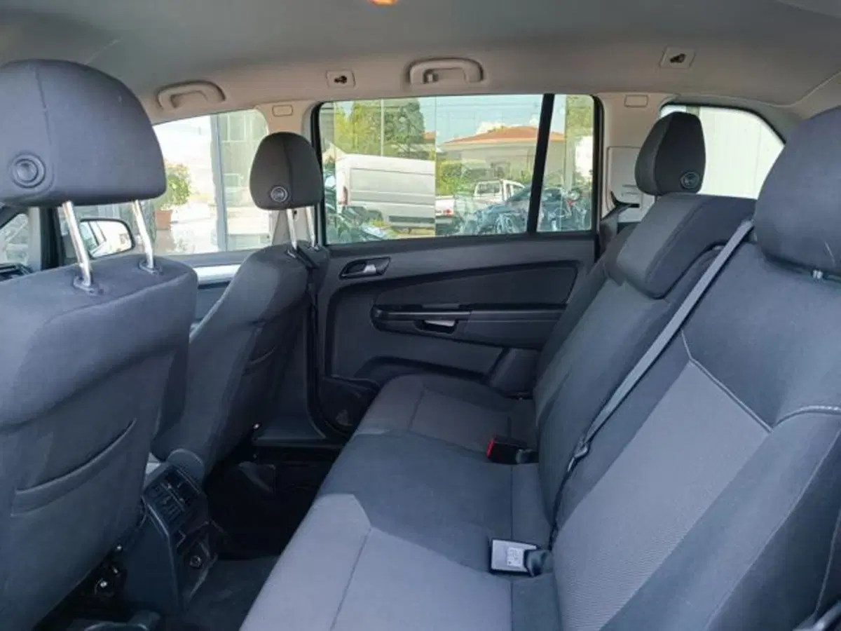 Opel Zafira usata a Pisa (8)
