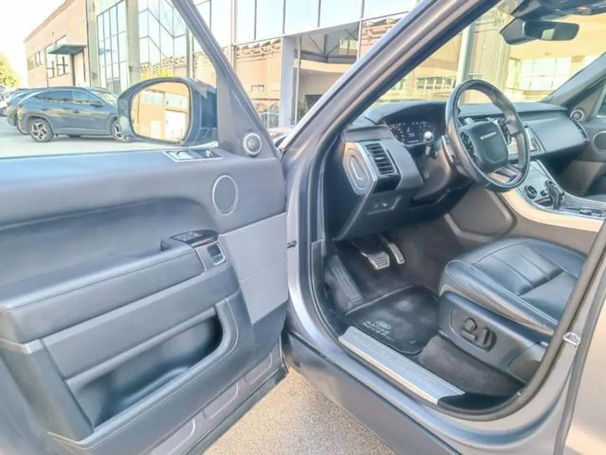 Land Rover Range Rover Sport usata a Pisa (3)