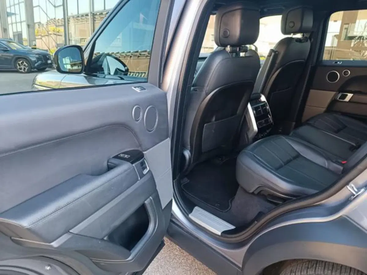 Land Rover Range Rover Sport usata a Pisa (9)