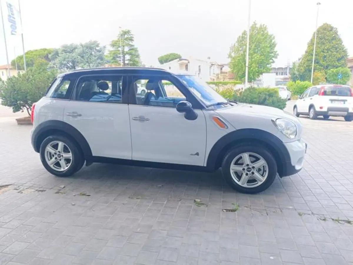 MINI Mini Countryman usata a Pisa (12)