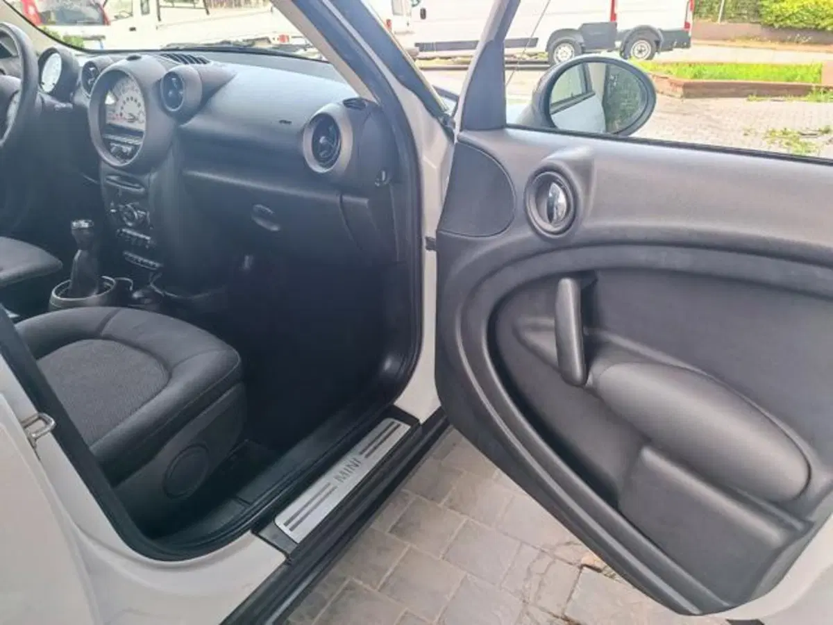 MINI Mini Countryman usata a Pisa (14)