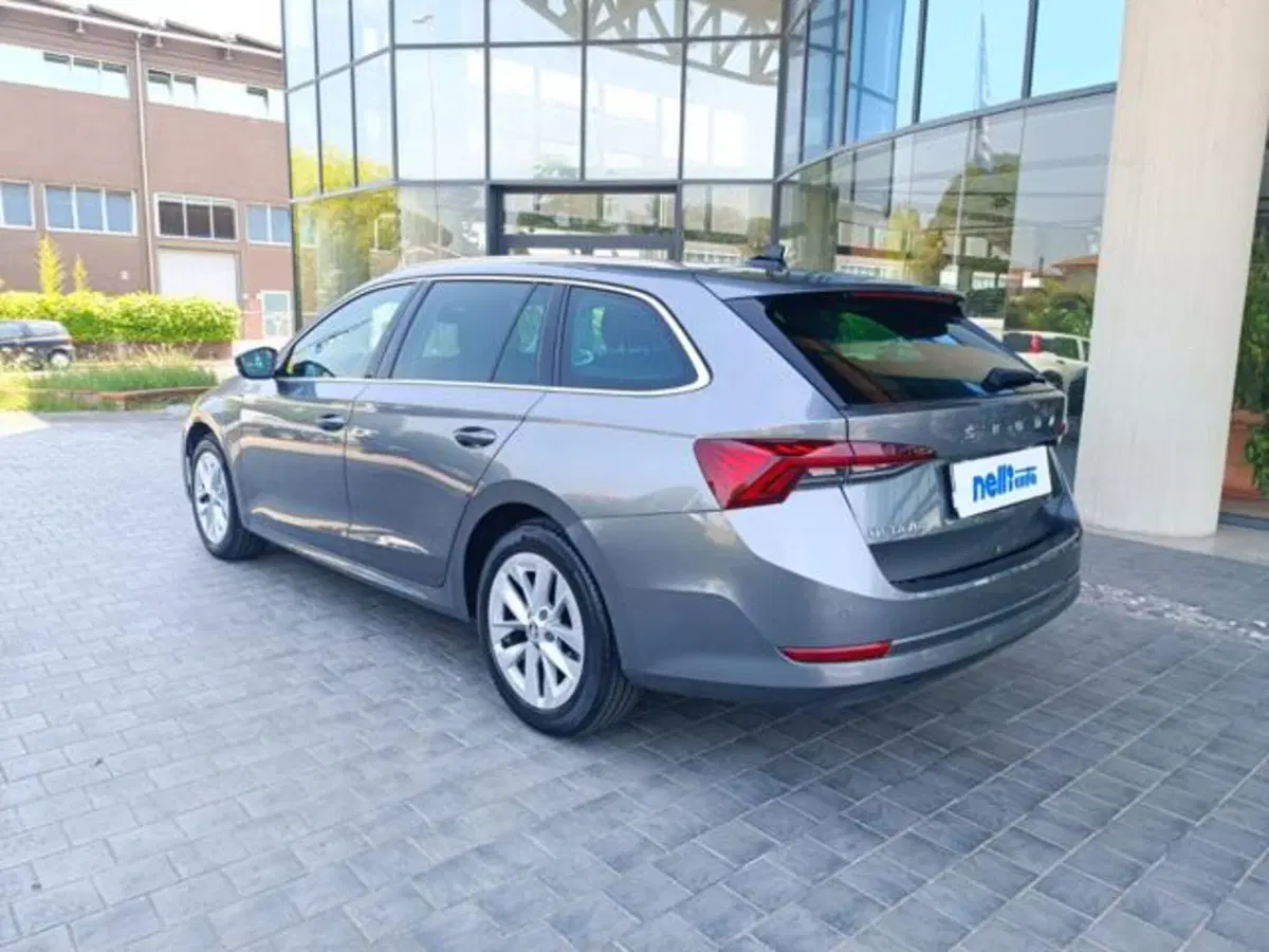 Skoda Octavia Station Wagon usata a Pisa (15)