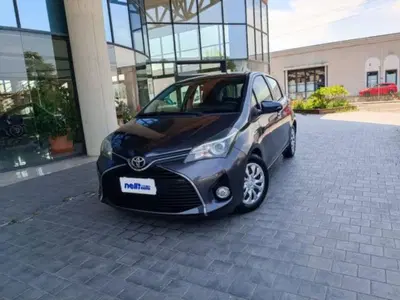 Toyota Yaris 1.0 5 porte Active del 2015 usata a Castelfranco di Sotto