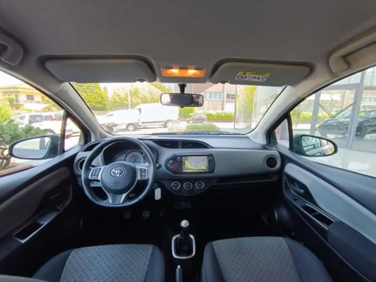 Toyota Yaris usata a Pisa (16)