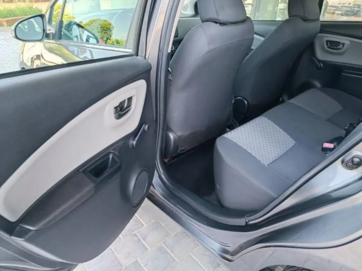 Toyota Yaris usata a Pisa (18)