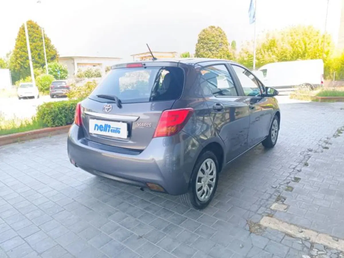 Toyota Yaris usata a Pisa (3)