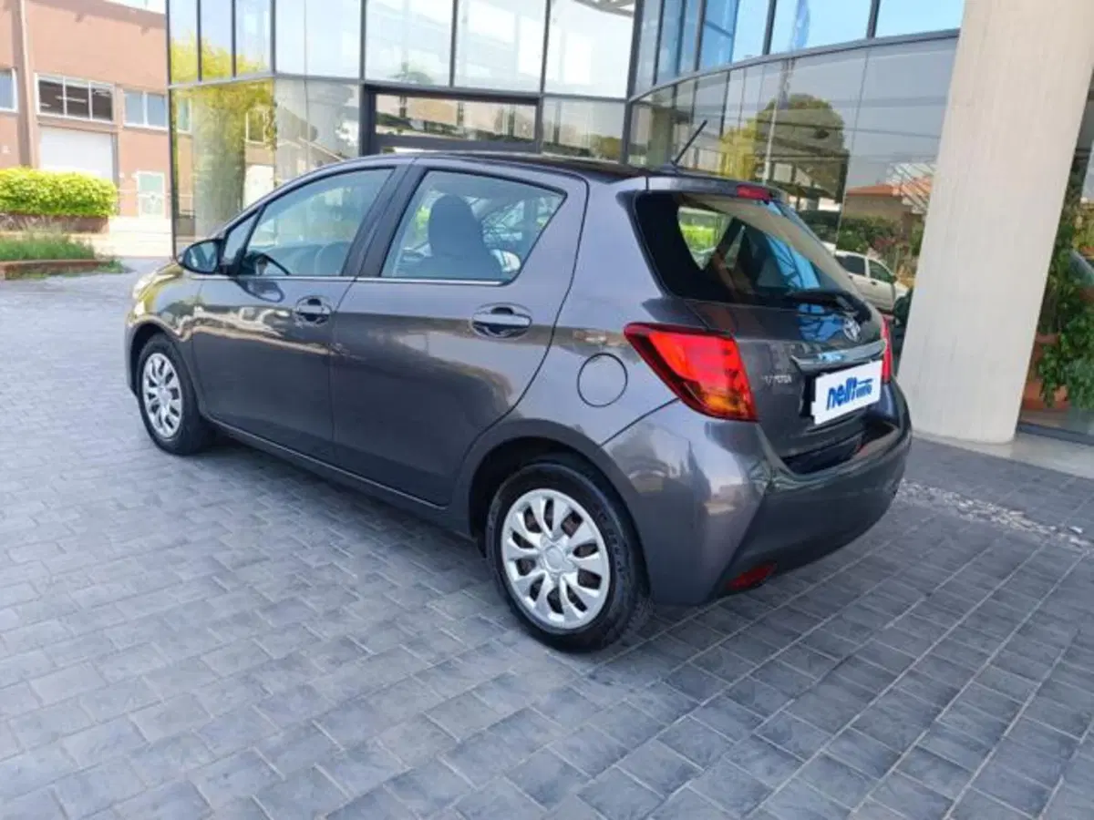 Toyota Yaris usata a Pisa (4)
