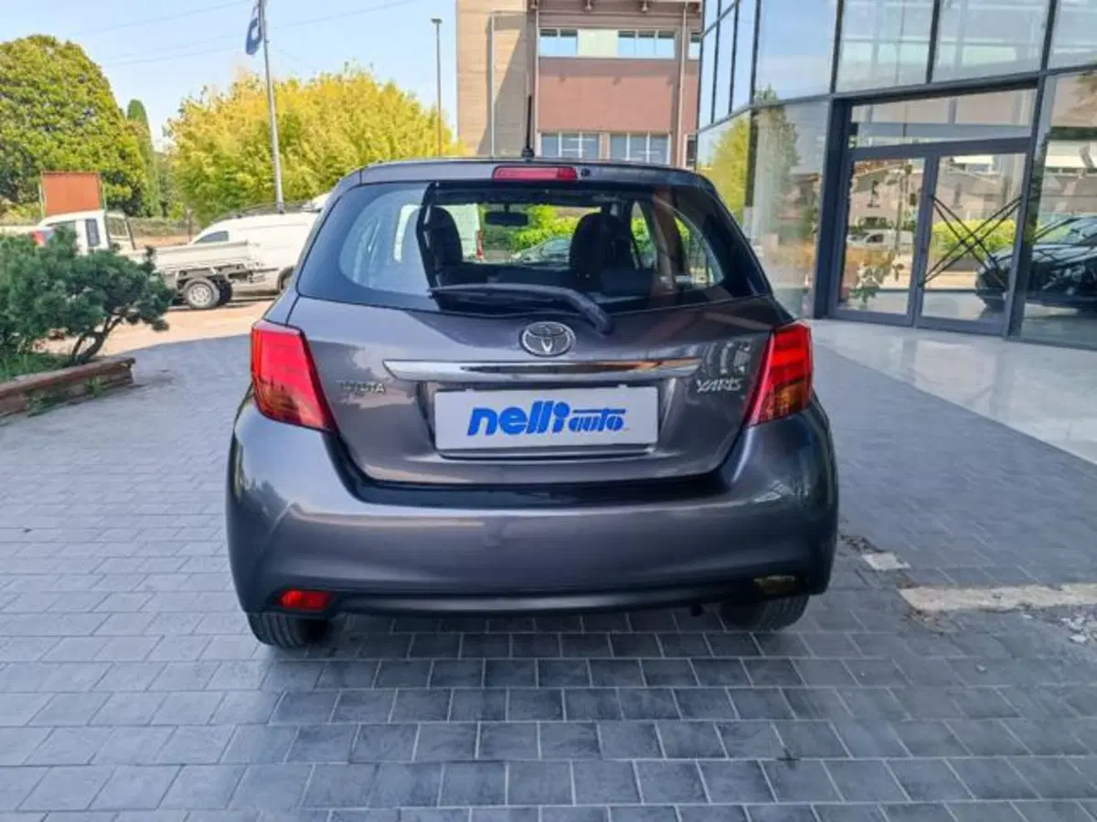 Toyota Yaris usata a Pisa (6)