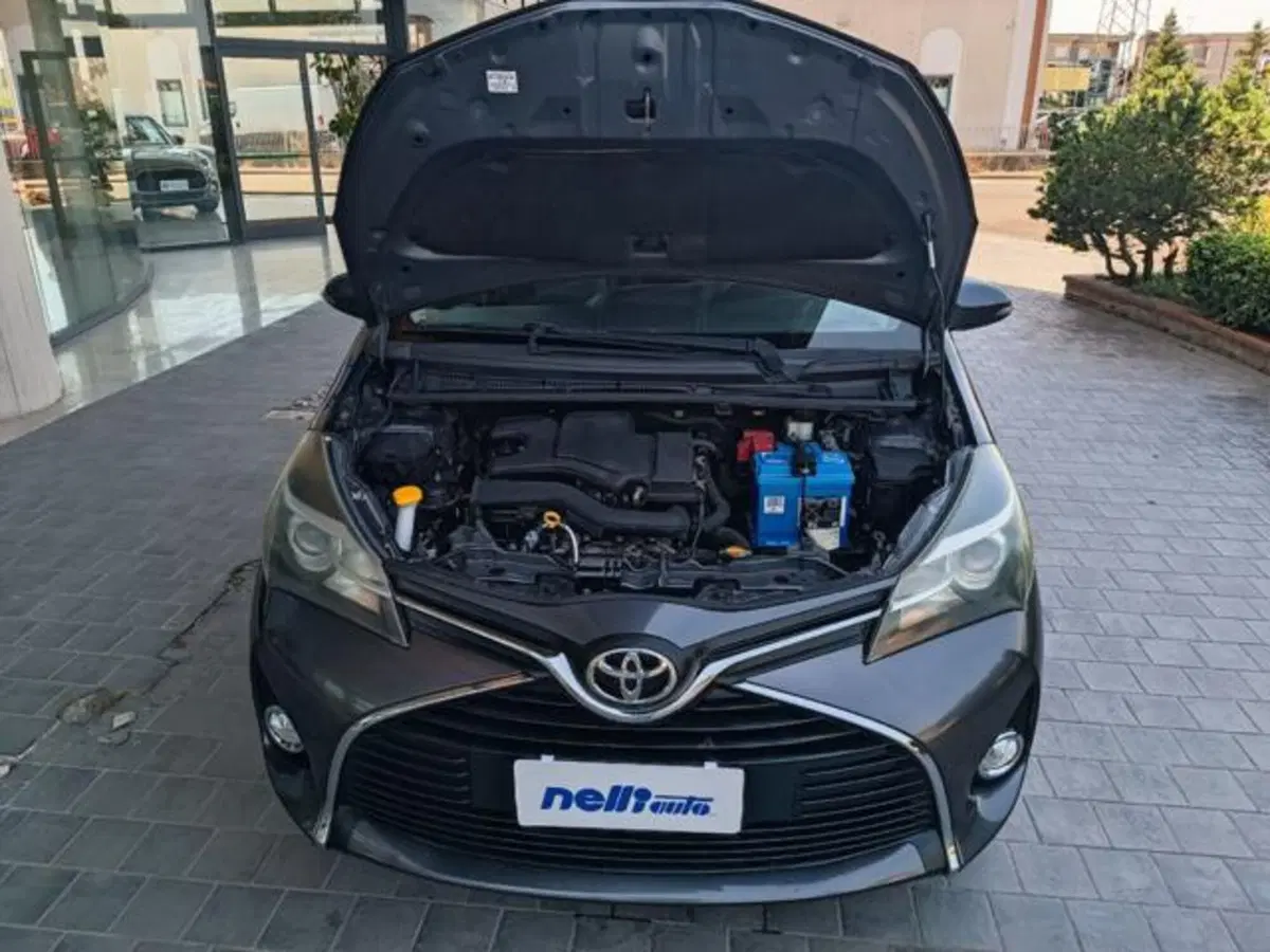 Toyota Yaris usata a Pisa (9)