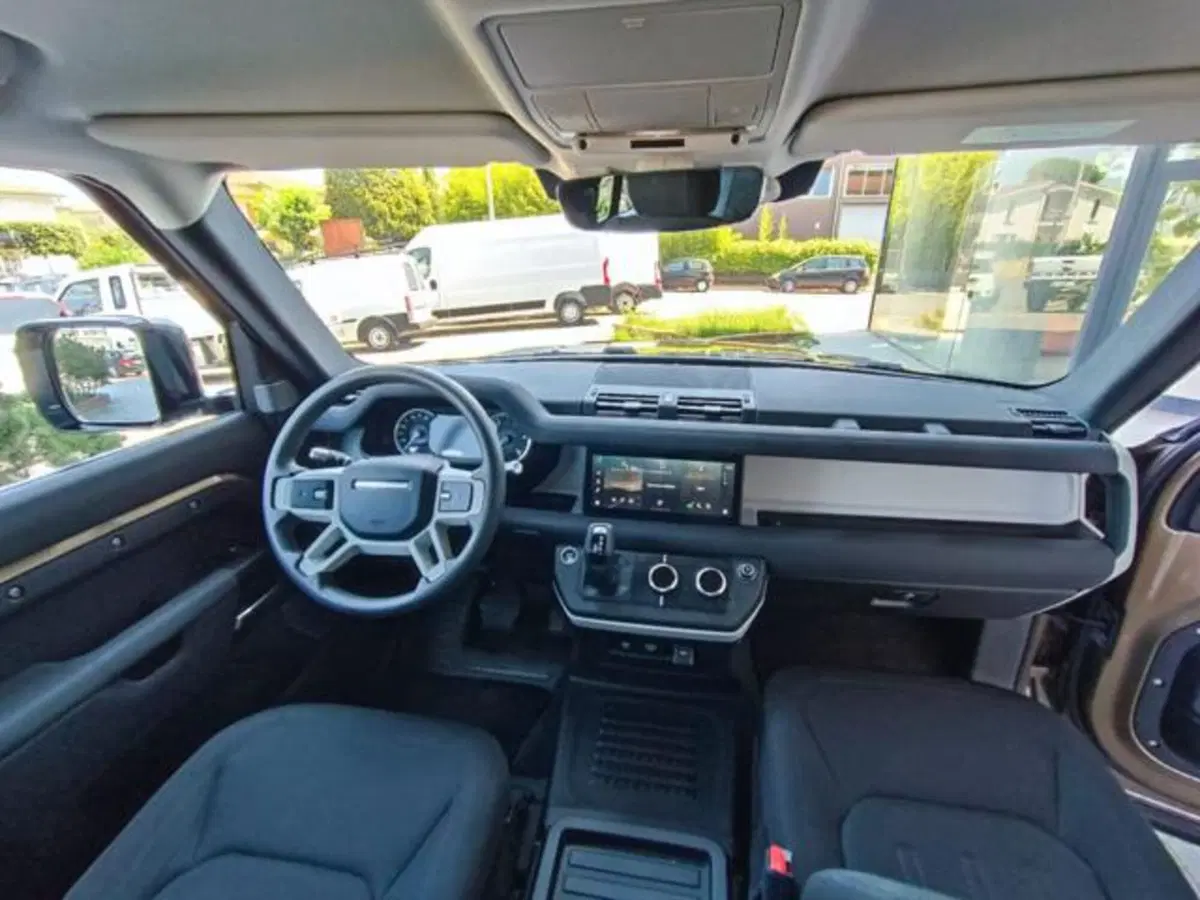 Land Rover Defender usata a Pisa (14)