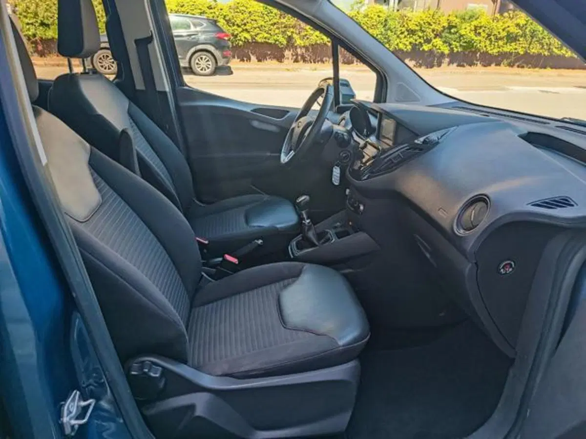 Ford Tourneo Courier usata a Pisa (12)
