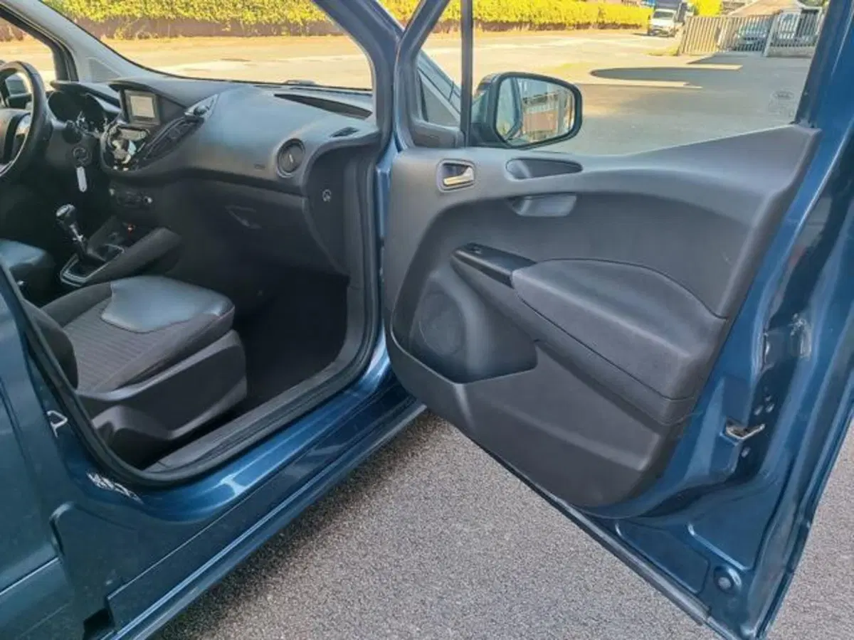 Ford Tourneo Courier usata a Pisa (14)