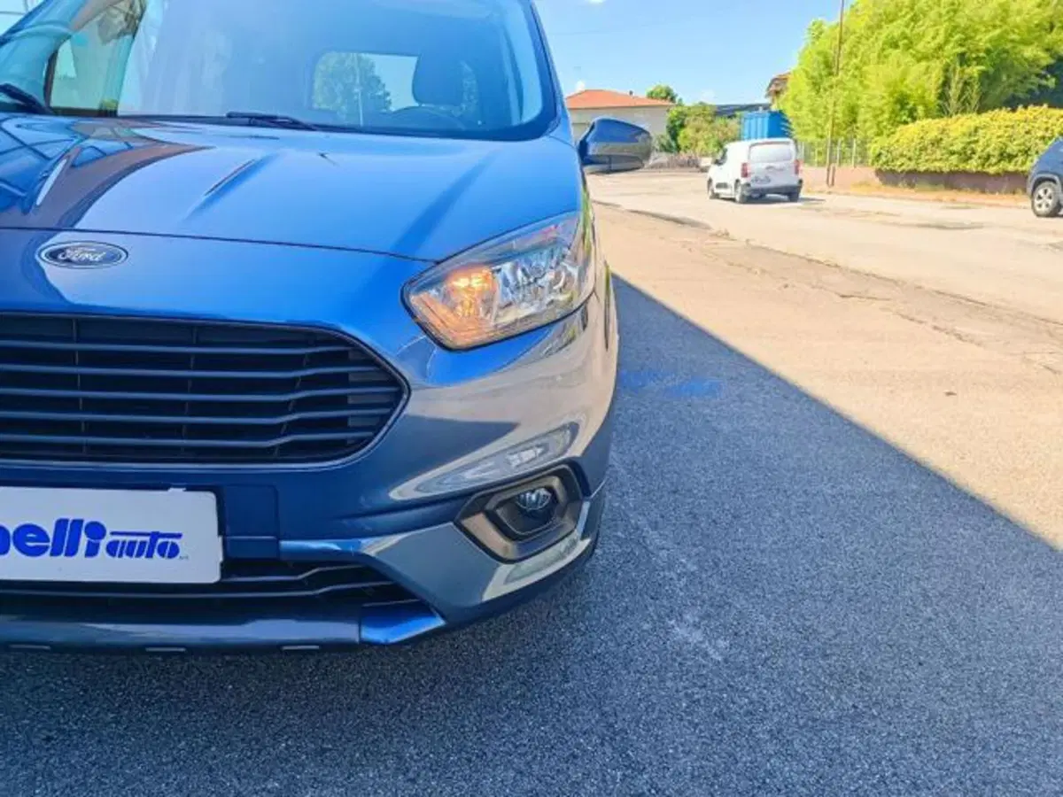 Ford Tourneo Courier usata a Pisa (17)