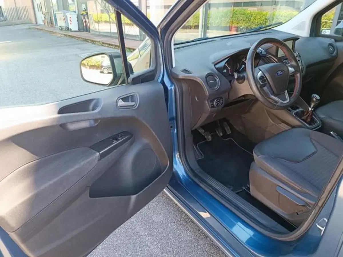 Ford Tourneo Courier usata a Pisa (6)