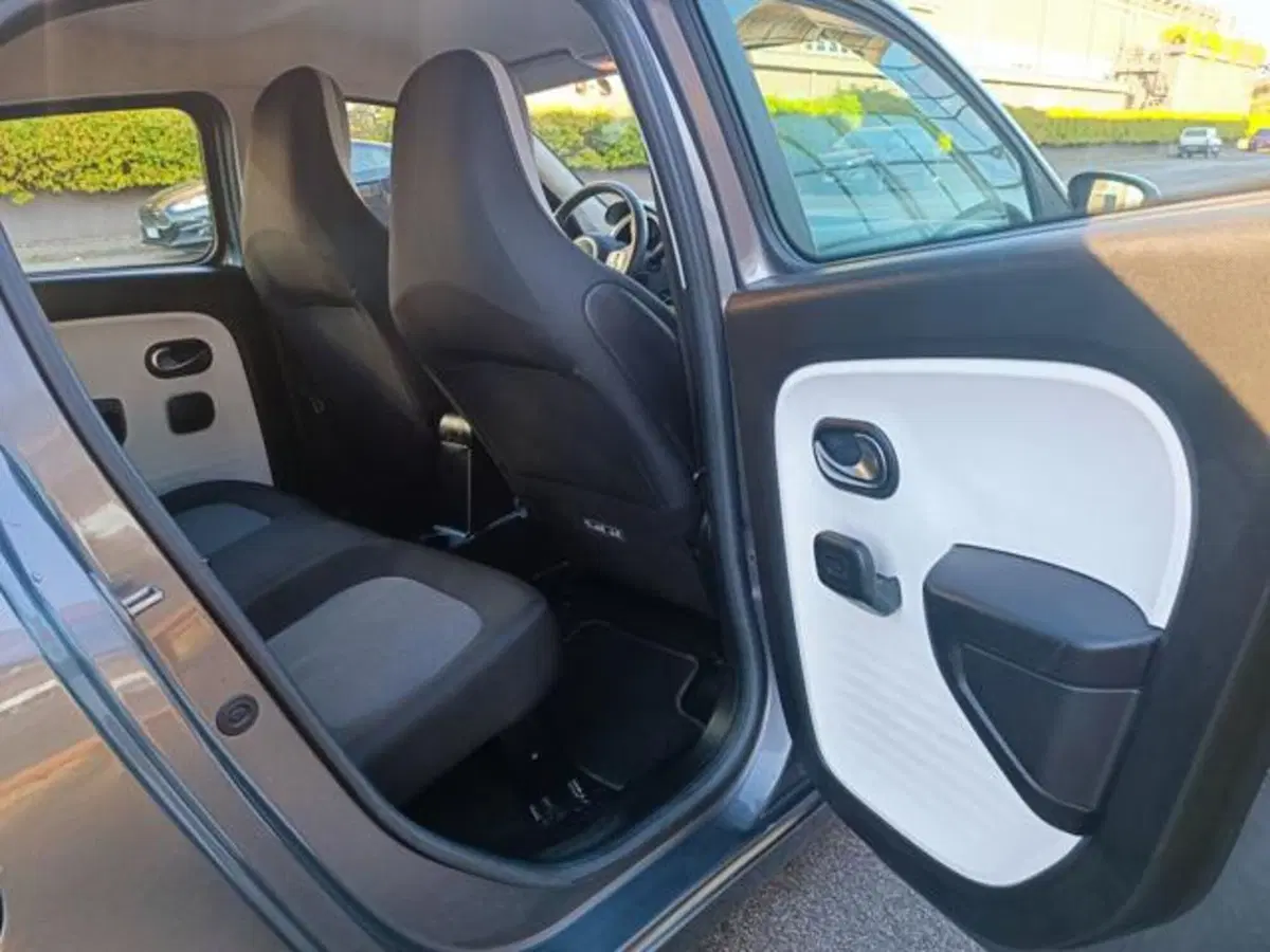 Renault Twingo usata a Pisa (10)