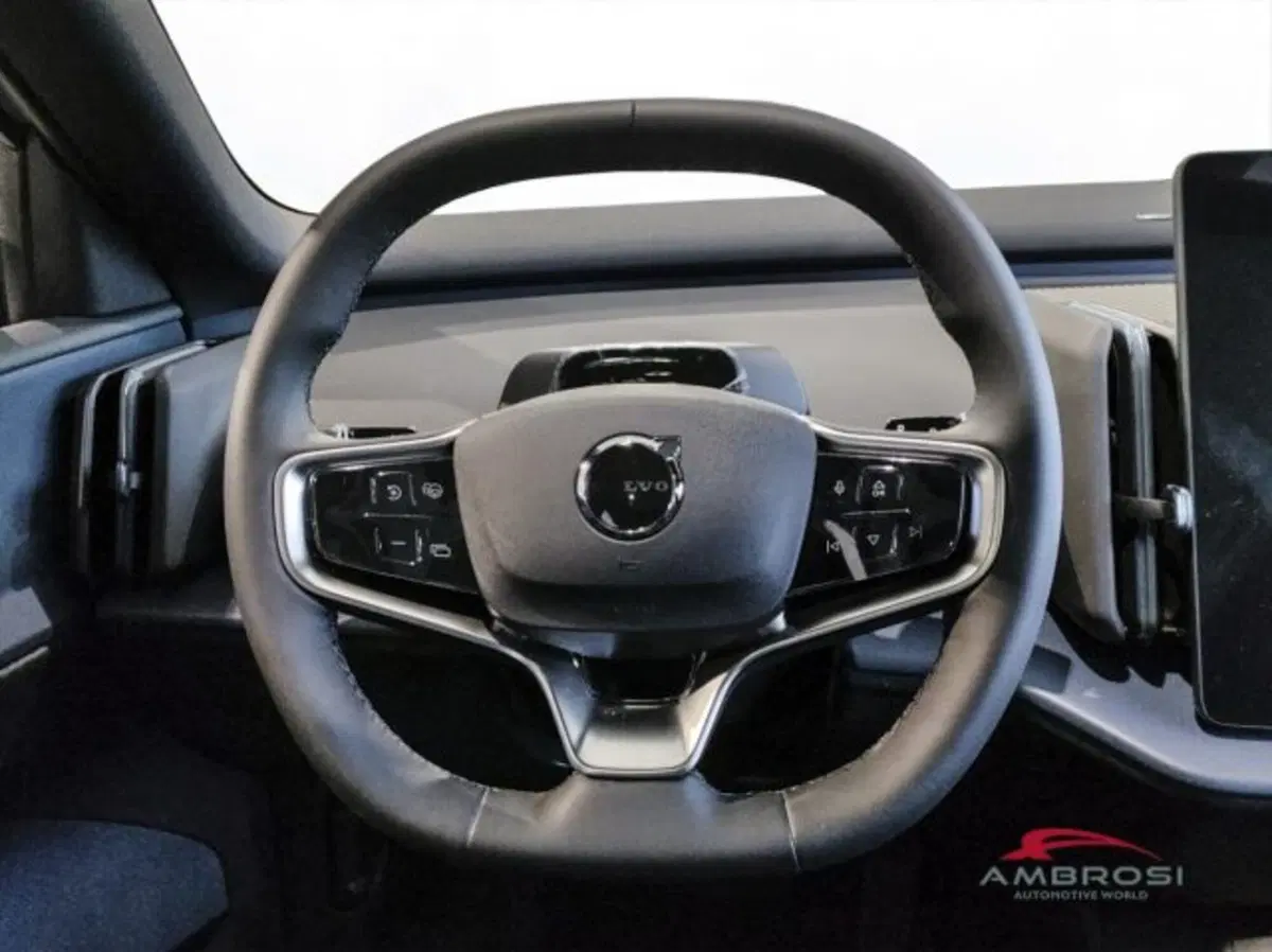 Volvo EX30 Cross Country nuova a Perugia (11)