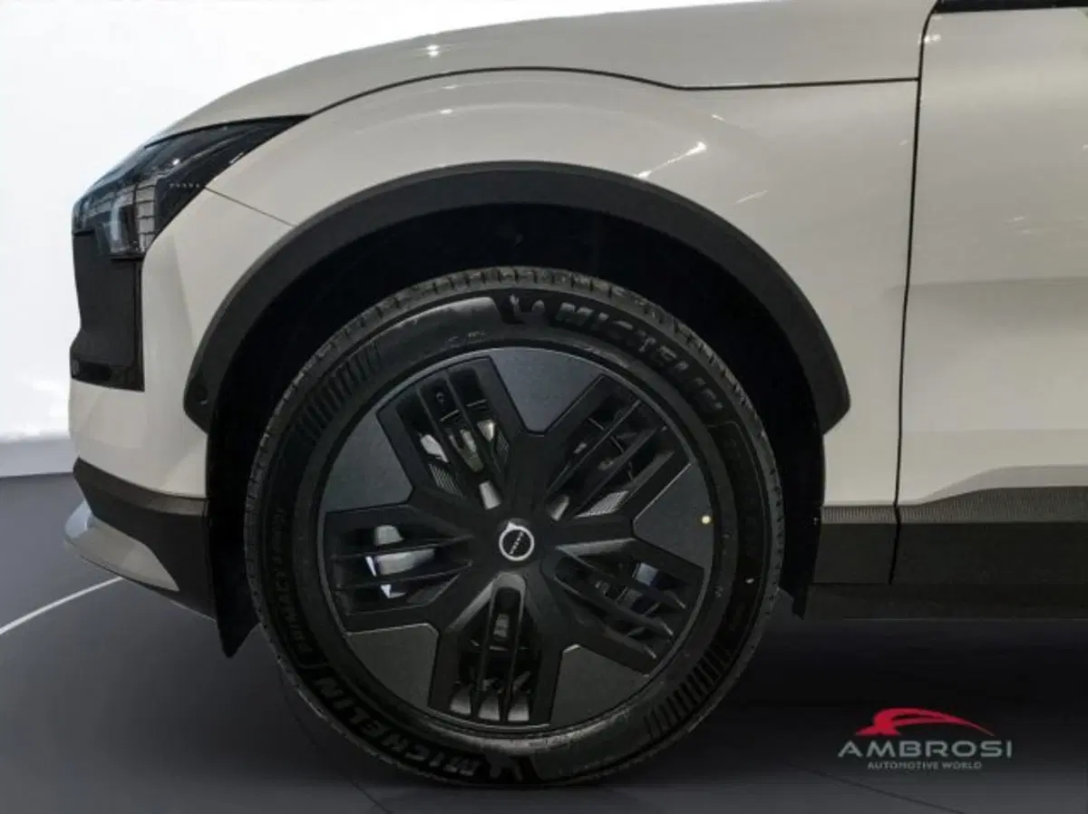 Volvo EX30 Cross Country nuova a Perugia (15)