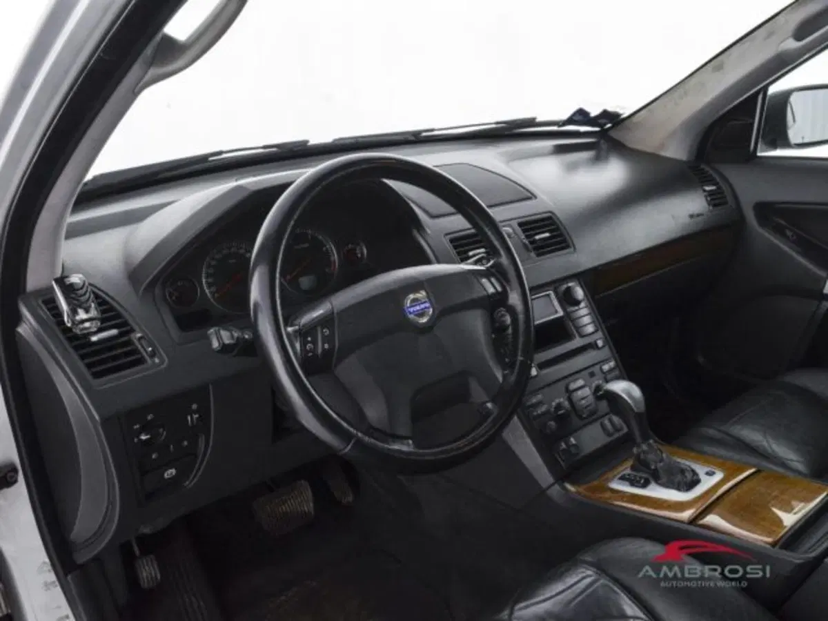 Volvo XC90 usata a Perugia (8)