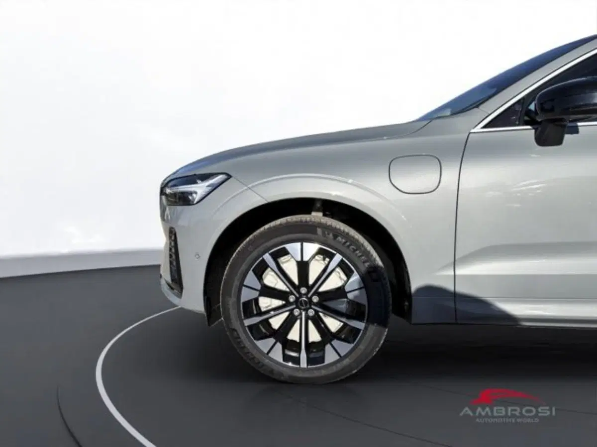Volvo XC60 nuova a Perugia (14)