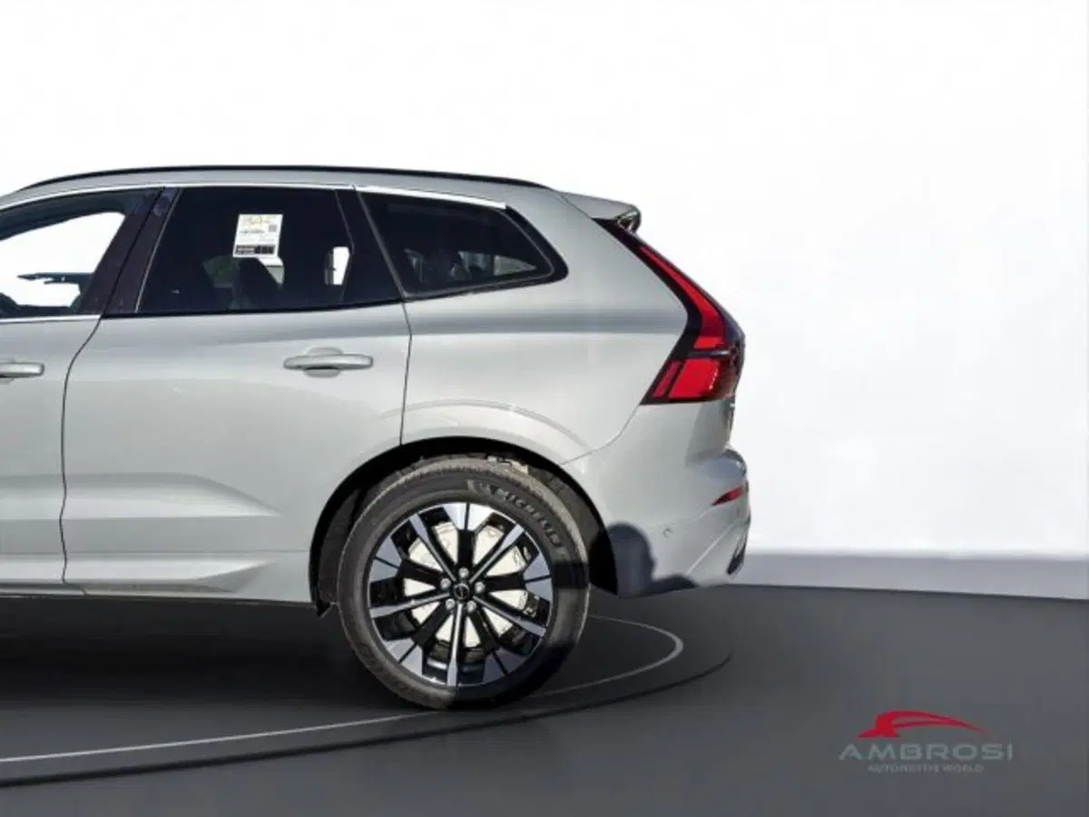 Volvo XC60 nuova a Perugia (15)