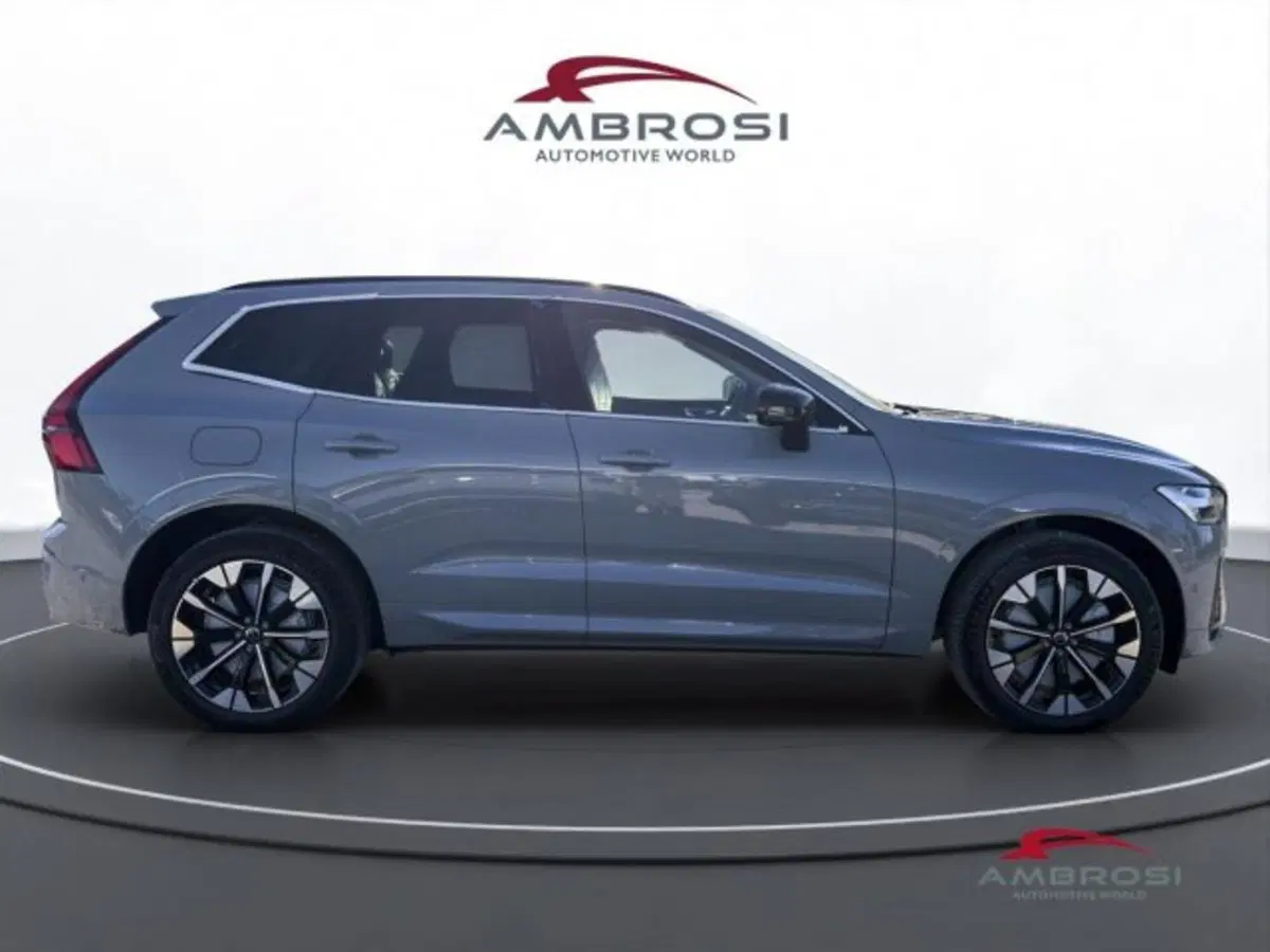 Volvo XC60 nuova a Perugia (5)